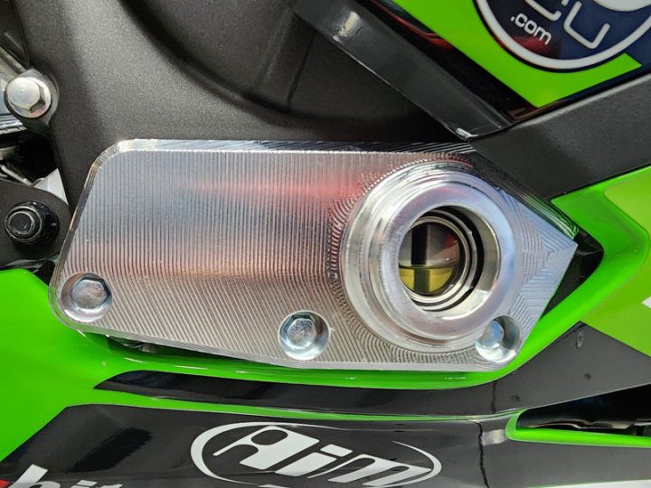 Graves Right Side Engine Guard ZX-4RR / ZX-4R 2023-2024 EGK-23ZX4-R