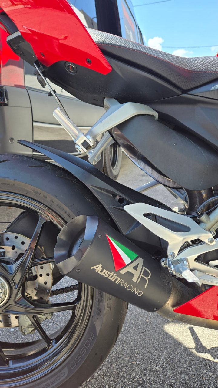 Austin Racing V3 Slip On 2020 - 2024 PANIGALE V2 DE-CAT RACE EXHAUST SYSTEM AUR4-V3